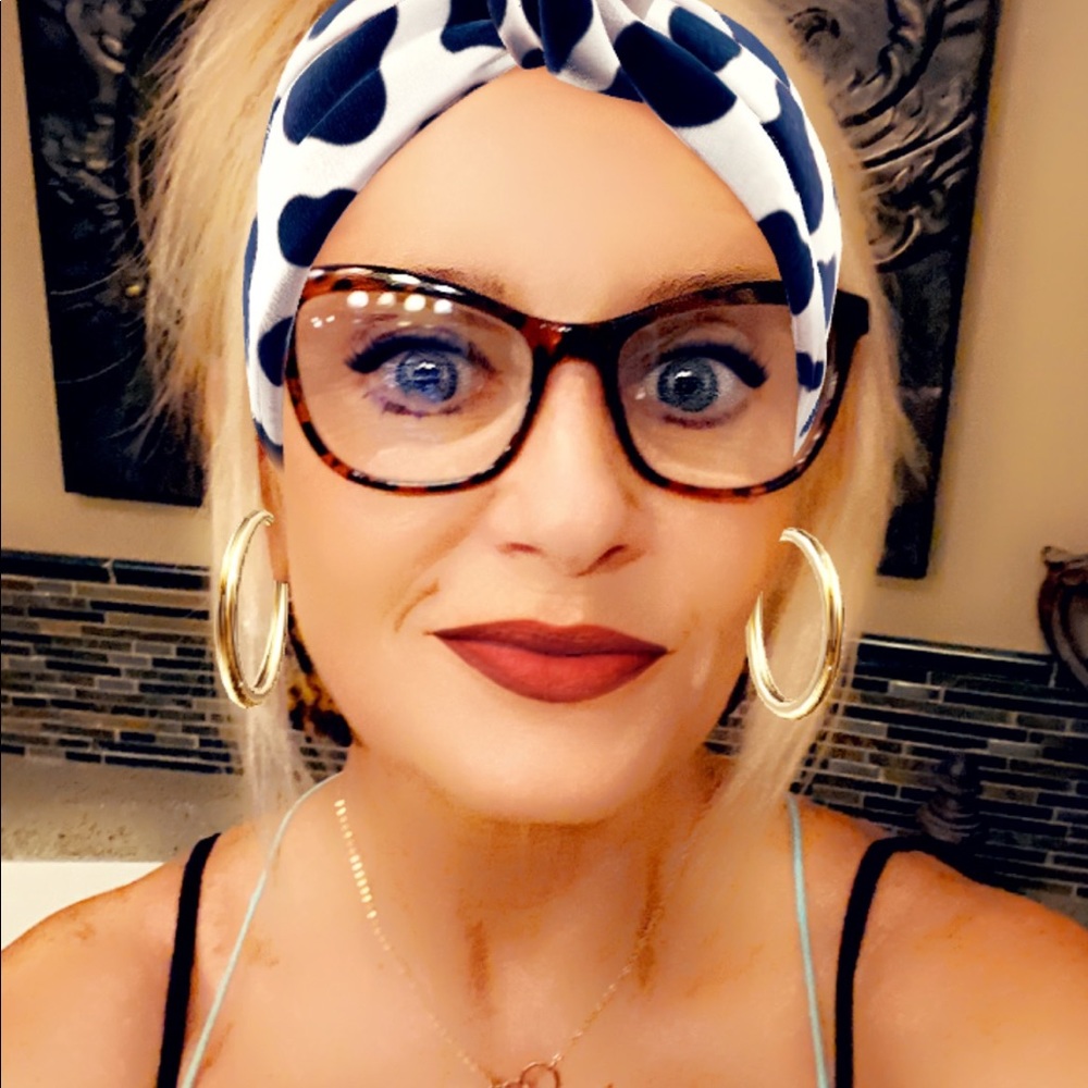 Betsy Johnson tortoise retro readers